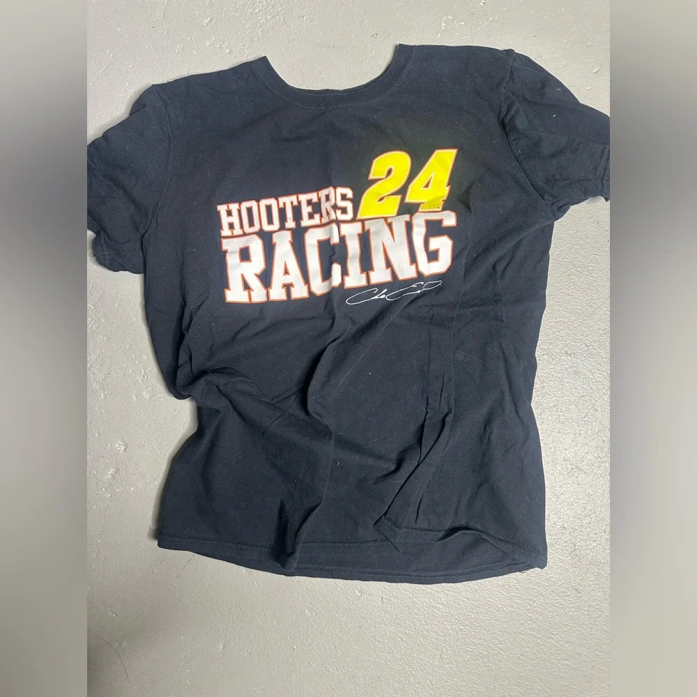 HOOTERS RACING TEE - Picture 1 of 3